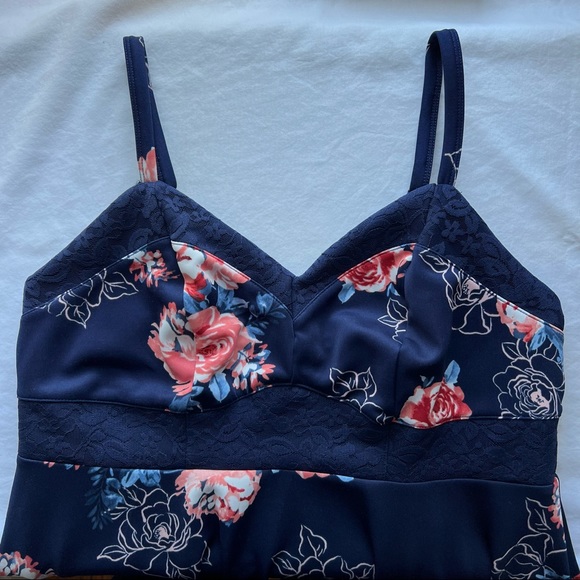 NWOT Torrid Navy Blue Floral Tank Top Size 0 - Picture 5 of 9